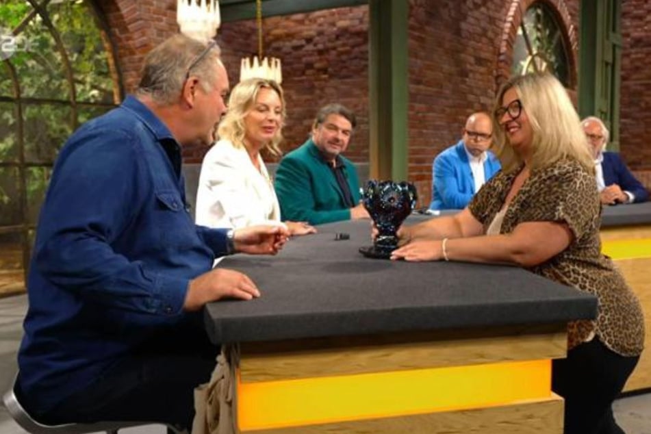 Bares für Rares: "Bares für Rares"-Expertin irritiert alle, ZDF-Händler raten Verkäuferin zu Abbruch
