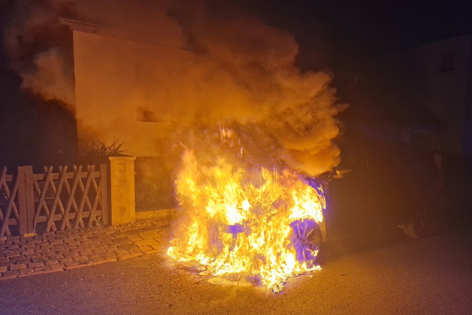 Am Samstagmorgen brannte in Halberstadt ein weiteres Auto.