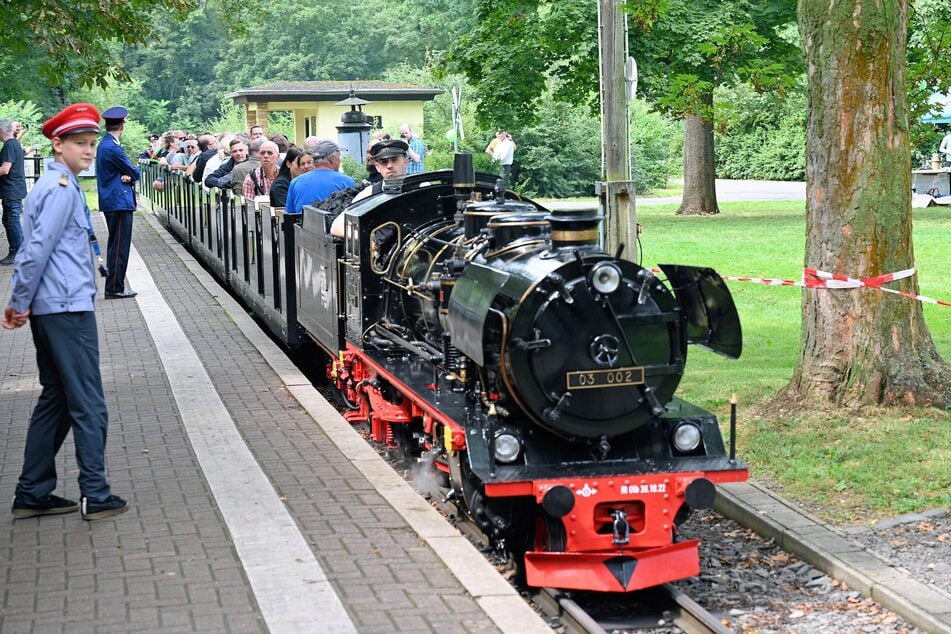 Bis zum 3. April 2026 befindet sich die Parkeisenbahn in Betriebsruhe. (Archivfoto)
