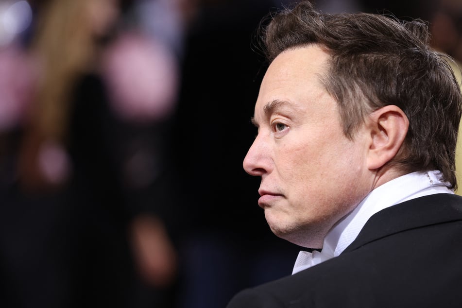 Elon Musk: Elon Musk says he's voting Republican because of unions