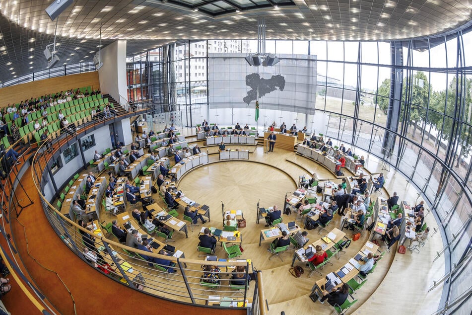 Hier im Plenarsaal des Landtags soll am Donnerstag der letzte Beschluss zum Doppelhaushalt 2025/26 fallen.