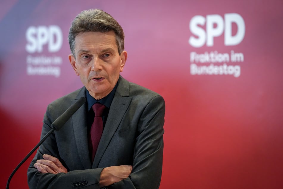 SPD-Chef Rolf Mützenich (65) ist überzeugt, dass seine Partei mit Kanzler Scholz in den Wahlkampf ziehen wird.