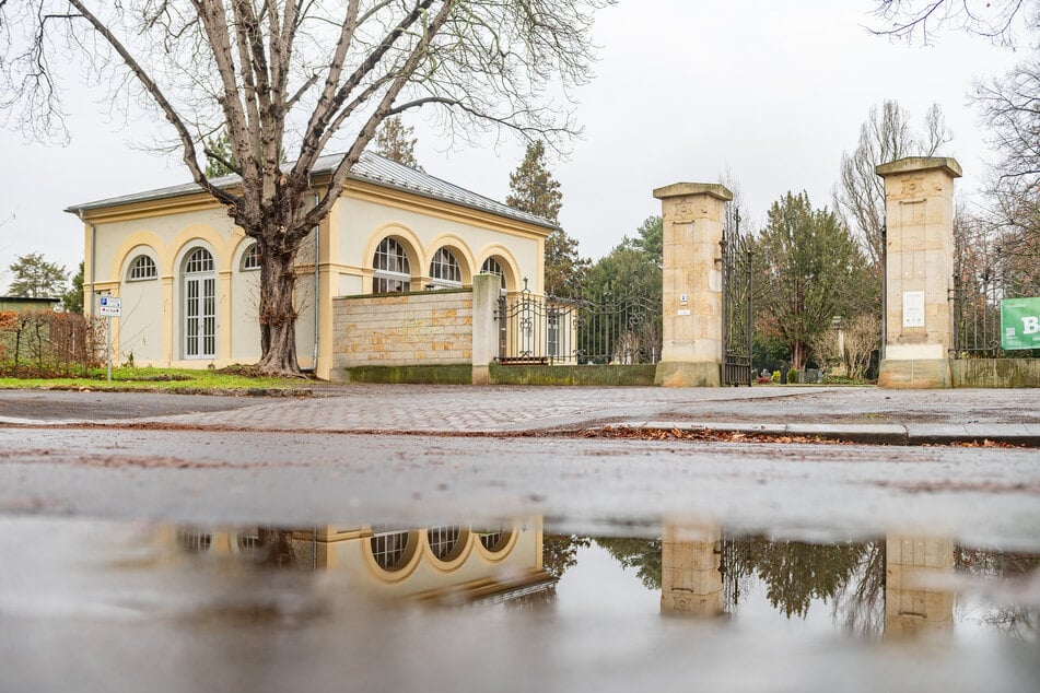 Insgesamt soll über 150 Ehrengräber auf den Dresdner Friedhöfen debattiert werden. Was aus ihnen wird, entscheidet der Stadtrat.