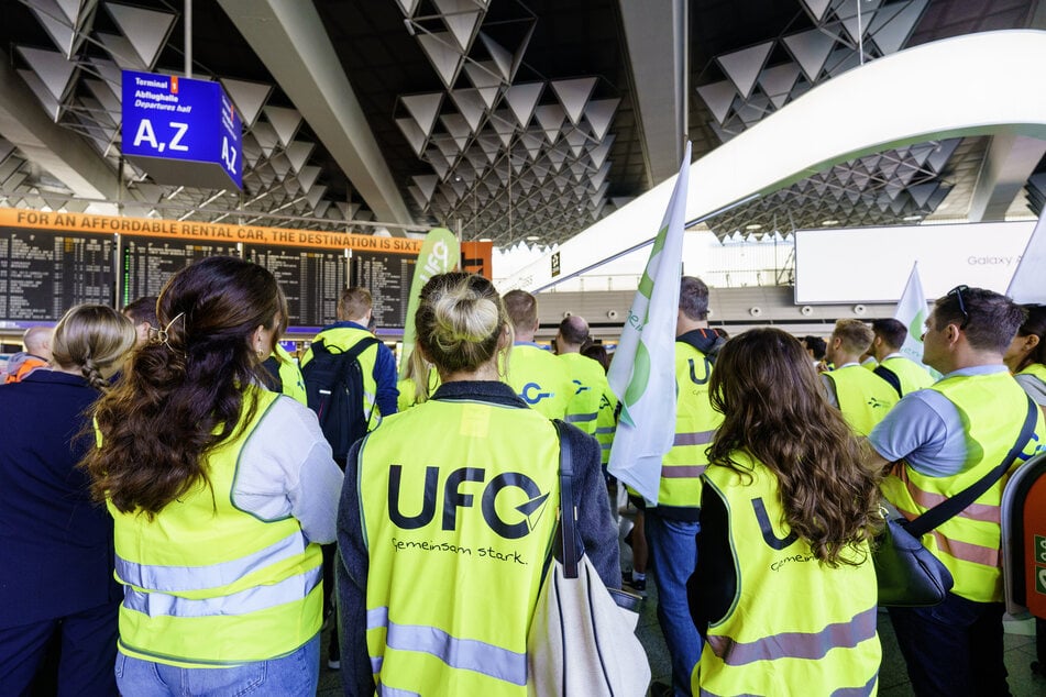 Die Gewerkschaftskundgebung wurde von rund 100 Personen besucht.