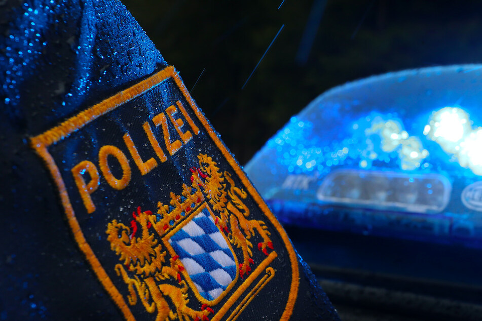 Zwei Polizisten wurden bei dem Einsatz in Nürnberg verletzt. (Symbolbild)