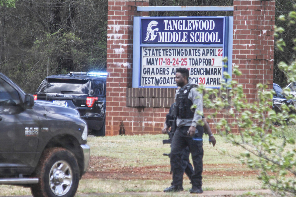 In den USA sind an einer Schule schon wieder Schüssen gefallen. Dieses Mal an der Tanglewood Middle School in Greenville.
