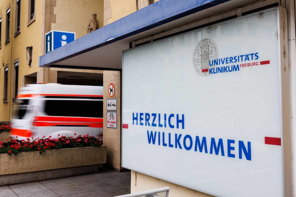 Am Uniklinikum Freiburg soll nun untersucht werden, um welche Variante des Virus es sich bei dem Patienten handelt.