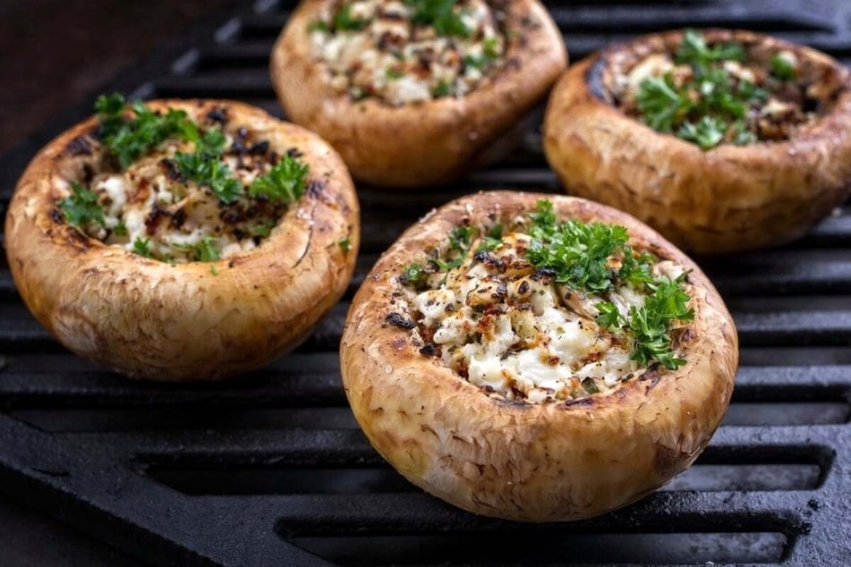 Gefüllte Champignons mit Feta und italienischen Kräutern - Schnelles Rezept