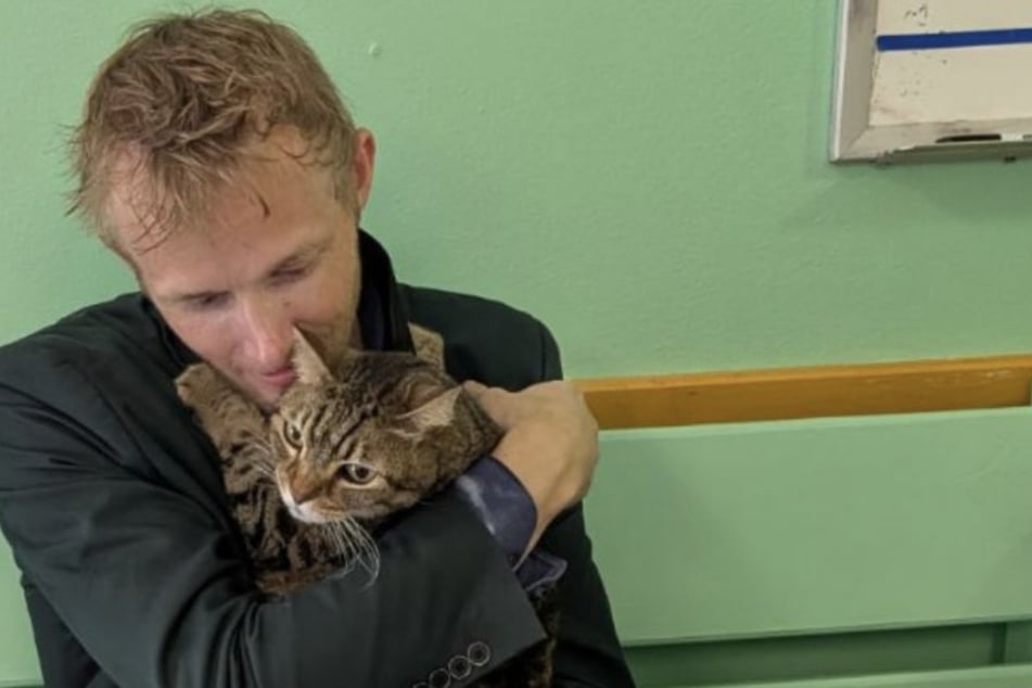 Jake war überglücklich, seine geliebte Katze Rocky nach rund einem Monat wieder in die Arme schließen zu können.