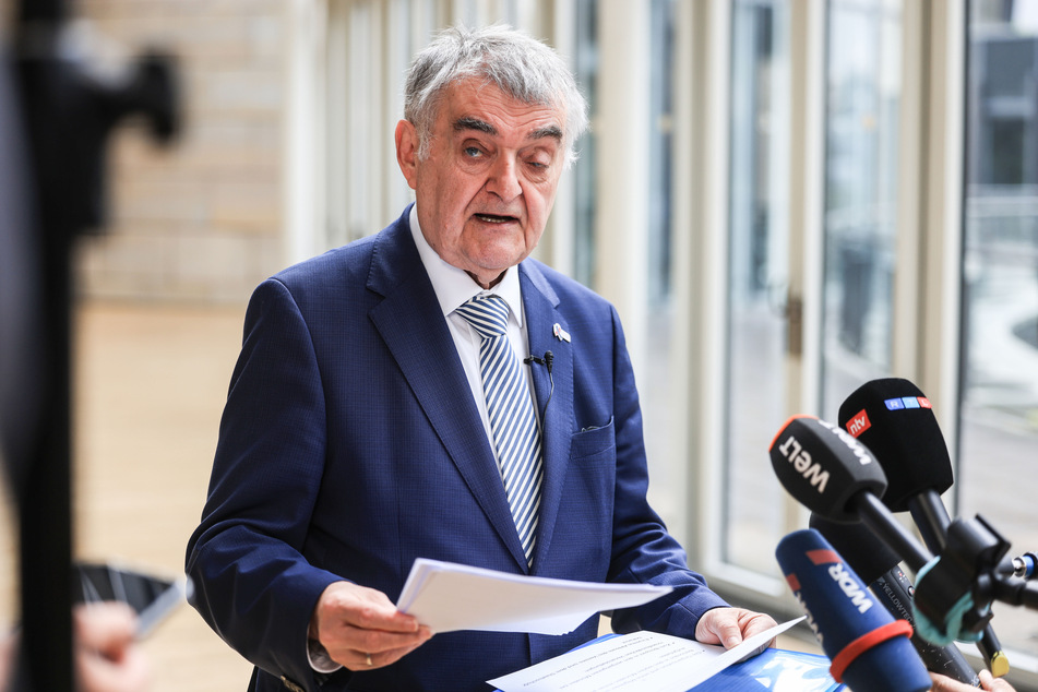 NRW-Innenminister Herbert Reul (71) soll in einer Sondersitzung zu dem Fall berichten.