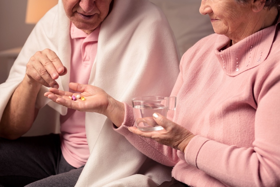 "Rund 30 bis 60 Prozent der über 80-Jährigen haben Nebenwirkungen durch Arzneimittel", schätzt Professor Martin Wehling. (Symbolbild)