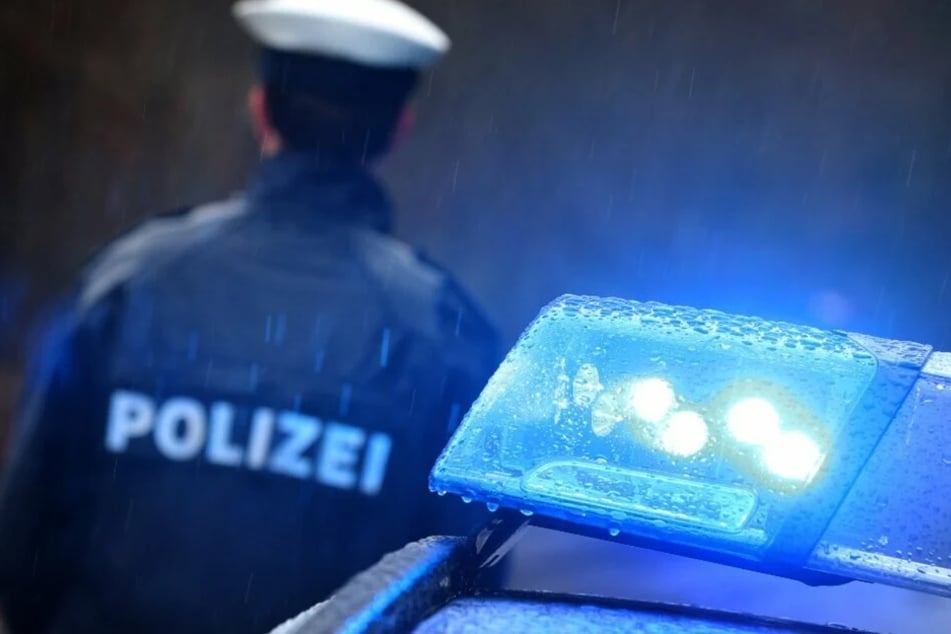 Die Beamten brachten den Verdächtigen (24) in ein Polizeigewahrsam. (Symbolfoto)