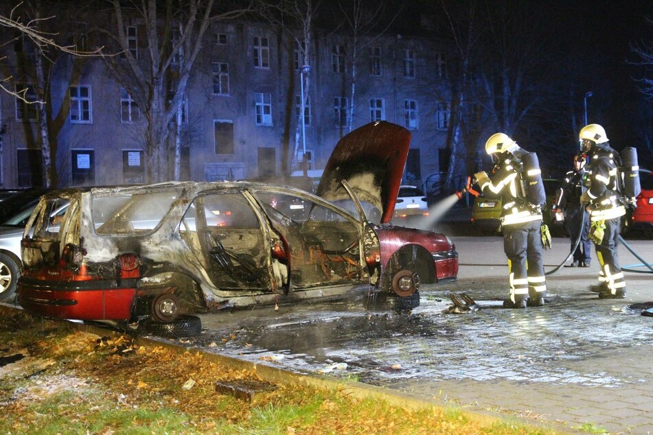 Die Feuerwehr versuchte noch, den Brand zu löschen.