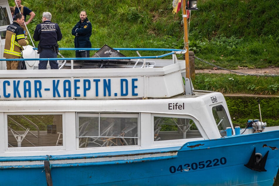 Nach Leichenfund im Neckar: Polizei sucht Gruppe von Fußgängern