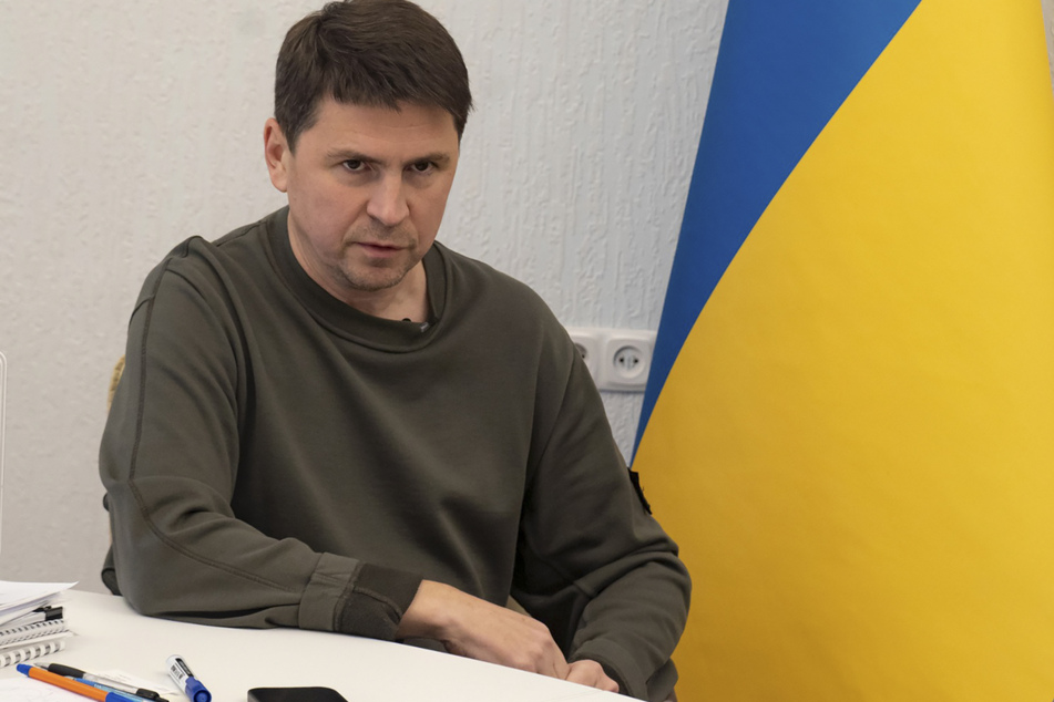 "Die Agonie Russlands findet jetzt statt, und sie sind sich dessen noch nicht bewusst, deshalb feiern sie ein Fest während der Pest", so Mychajlo Podoljak (51), externer Berater des ukrainischen Präsidentenbüros.