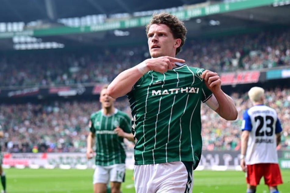 Jens Stage bringt Werder per Kopf in Führung.