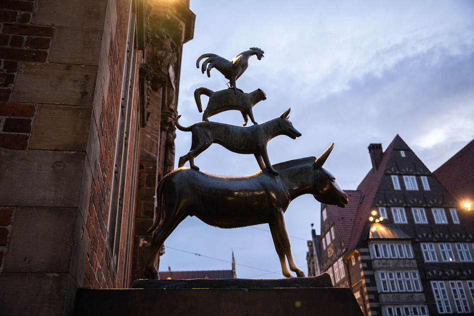 Die Innenstadt von Bremen mit den Bremer Stadtmusikanten.