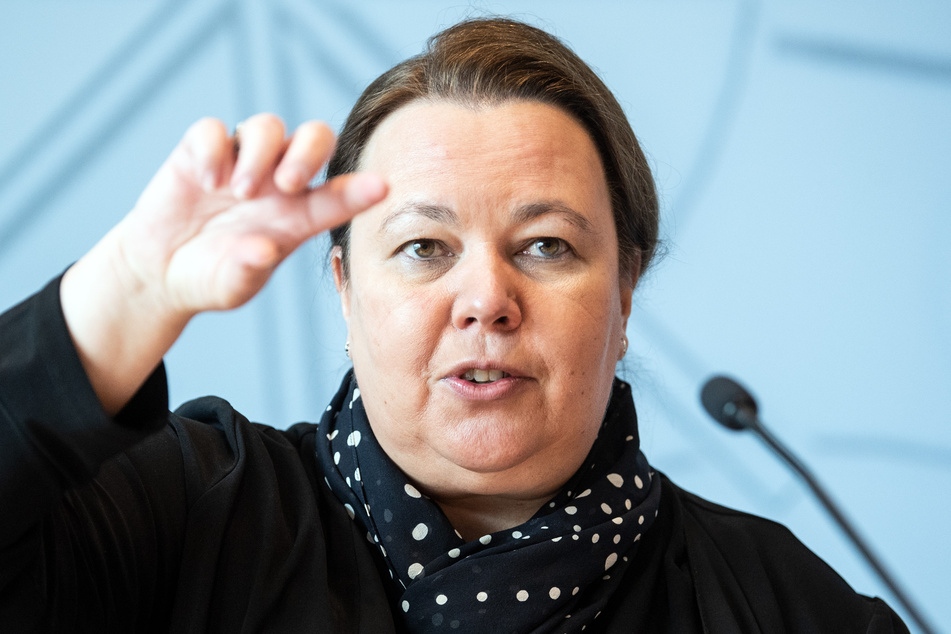 Ursula Heinen-Esser (55, CDU) möchte in absehbarer Zukunft mit den betroffenen Städten reden und Lösungen für die Zukunft finden.