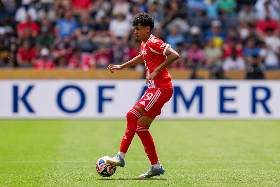 Marokkos Nationalspieler Adam Aznou (19) verlässt München und wechselt nach England zum FC Everton.