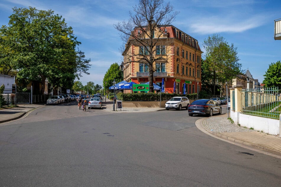 Auf der Kötzschenbroder Straße 9 - unmittelbar hinter der Kurve - zieht der Winzer mit einer Sektmanufaktur ein.