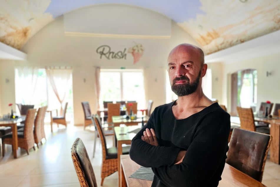 Ex-Aue-Spieler Skerdilaid Curri (47) musste trotz hoher Nachfrage sein Restaurant "Rrush" schließen.