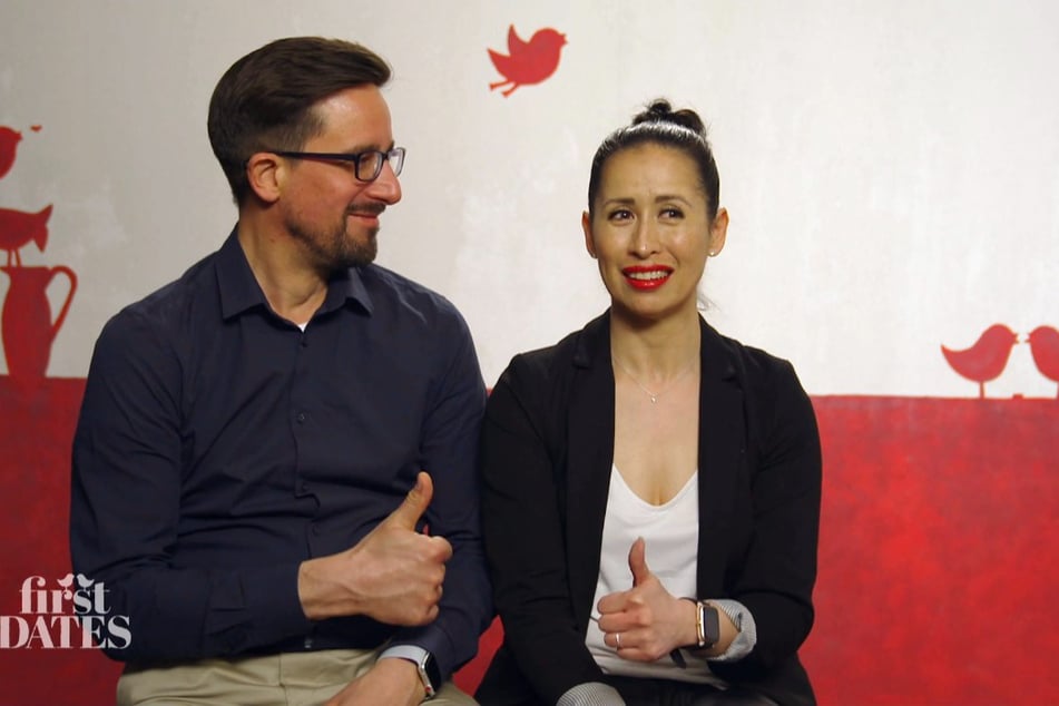 Daumen hoch für ein zweites Date: Ingo (46) und Christiane (43) wollen sich wiedersehen.