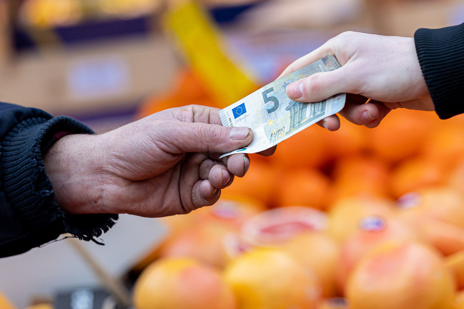 Inflationsrate in NRW steigt weiter, Preise für Gas und Brot explodiert