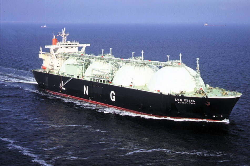 280-Meter-Tanker mit erster LNG-Ladung für Lubmin vor Rügen erwartet