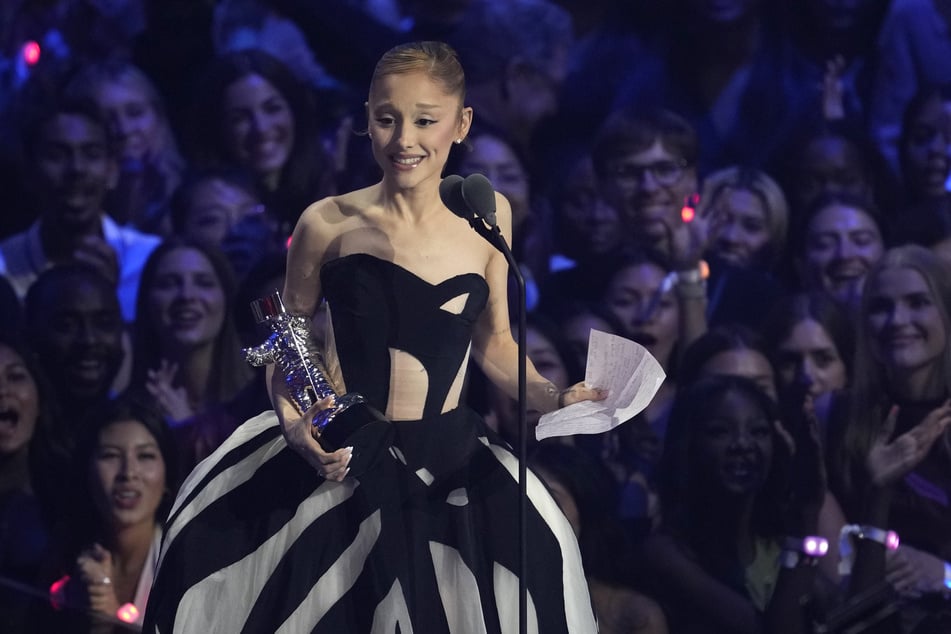 Ariana Grande (32) kon met “Brighter Days Ahead” de prijs voor de video van het jaar binnenhalen.