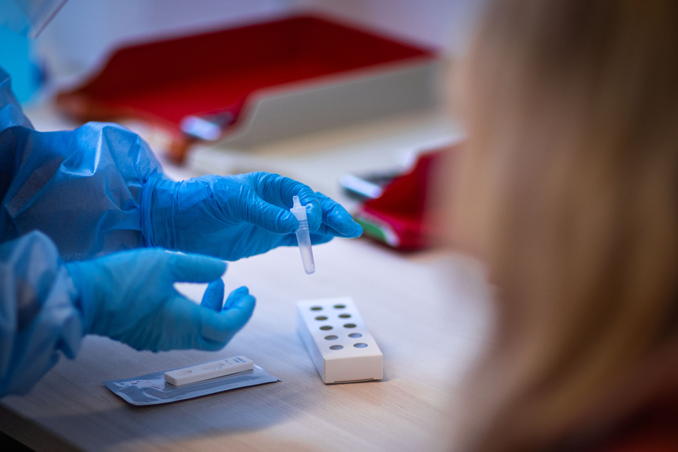 In Österreich bleiben entgegen ursprünglichen Plänen kostenlose Corona-Tests vorerst möglich. (Archivbild)