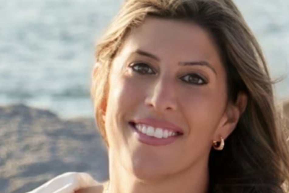 Alisha Crins (39) ist ihren Lehrerinnen-Job los und mittlerweile auch von ihrem Ehemann geschieden.