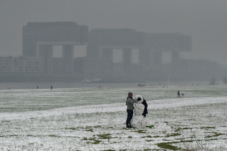 Am Wochenende lag in Köln Schnee. Jetzt wird das Wetter in NRW wärmer.