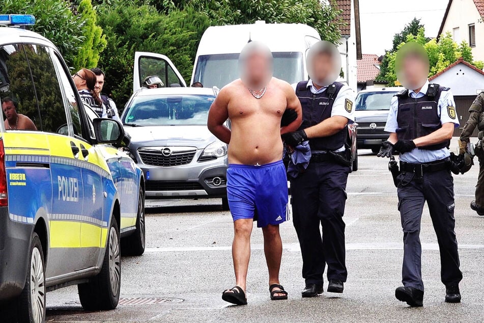 Widerstandslos ließ sich einer der 39-Jährigen festnehmen.