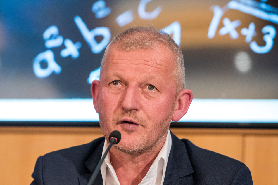 Bildungsforscher Olaf Köller spricht auf einer Pressekonferenz.