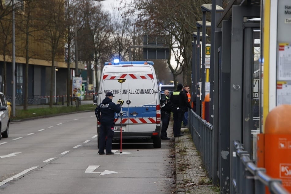 Die Polizei war vor Ort, um die näheren Umstände des Unfalls zu ermitteln.