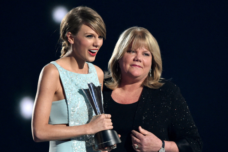 Along with Ronan, Taylor Swift fans are confident she'll honor her mom, Andrea (r), with a surprise song on May 14 for Mother's Day.