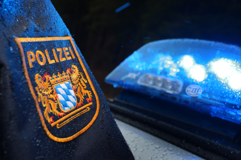 7000 Euro muss der Freistaat Bayern einem Polizeibeamten bezahlen. (Symbolbild)
