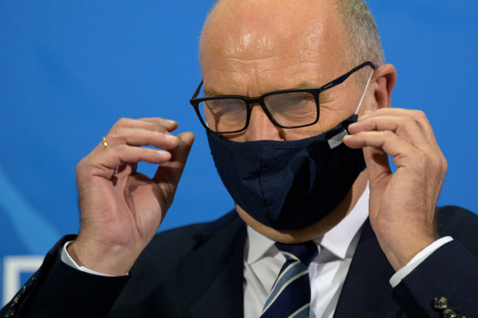 Aus Sicht von Brandenburgs Ministerpräsidenten Dietmar Woidke (59, SPD) ist aktuell in der Corona-Pandemie "nicht die Zeit für Lockerungen".