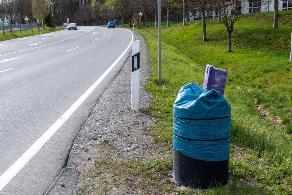 Im April wurde der Blitzer von Unbekannten beschädigt, sodass ein Ersatz nötig wurde.