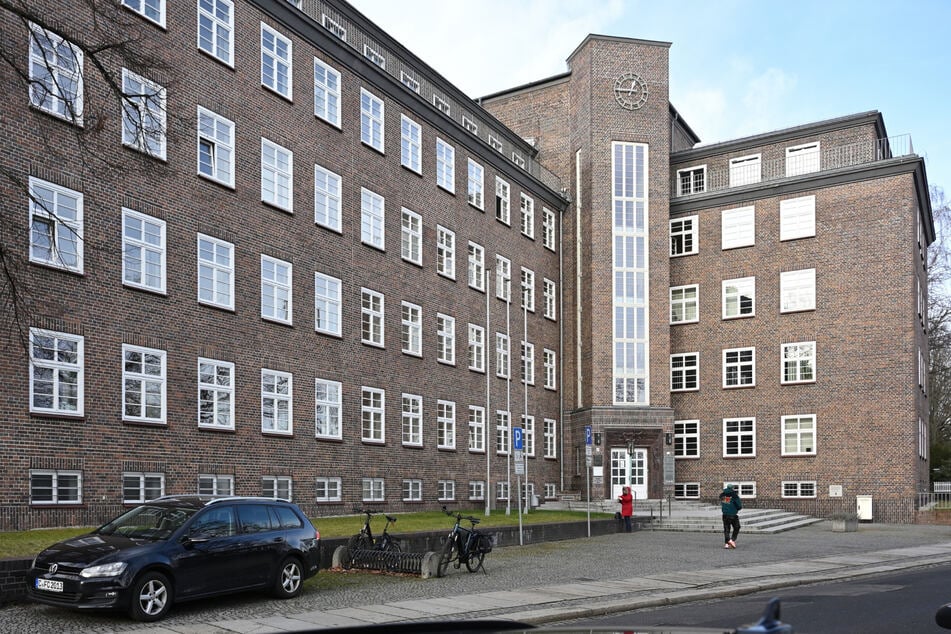 Das Landgericht Chemnitz von außen.
