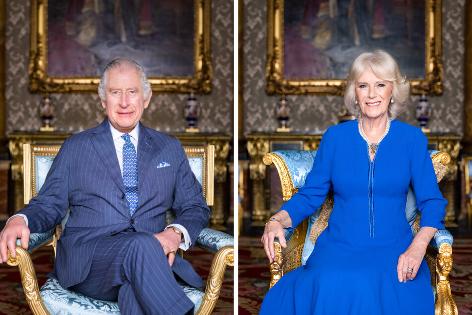 König Charles und seine Gattin Camilla sitzen hier auf Polstersesseln aus vergoldetem Holz und Seide von 1812 bzw. 1828.