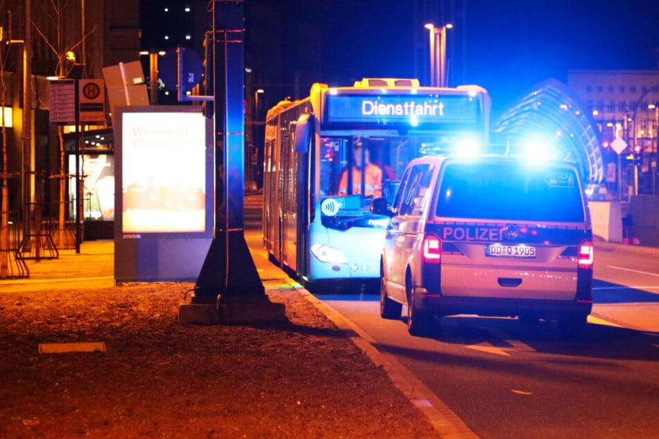 Im Chemnitzer Zentrum musste am Donnerstagabend ein Bus stark abbremsen, woraufhin eine Insassin (7) verletzt wurde.
