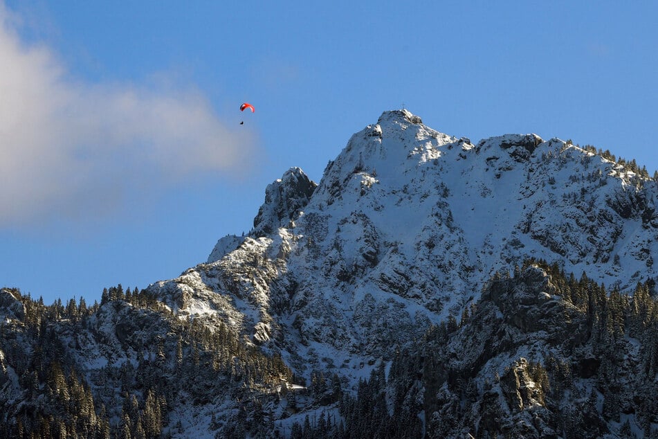 Der Gipfel des Tegelbergs in Schwangau: Im Bereich des Bergmassivs wurde eine männliche Leiche entdeckt.