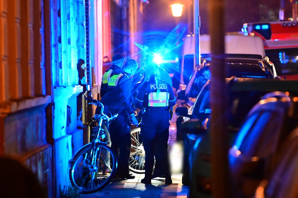 Der Radfahrer wurde in Krefeld durch Schüsse tödlich verletzt. Die Mordkommission ermittelt in alle Richtungen.