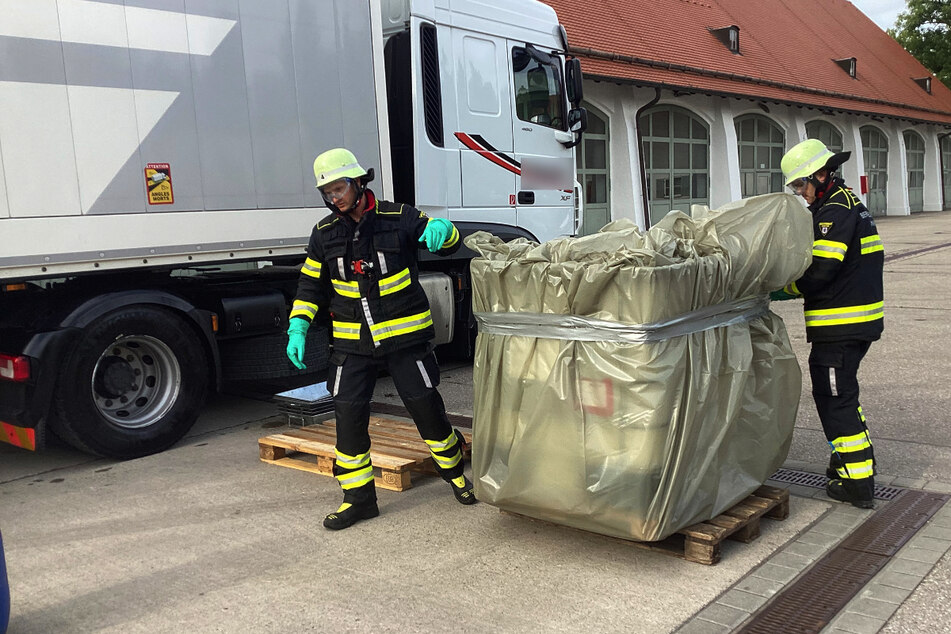 Der Behälter wurde abgedichtet und konnte dann wieder verladen werden.