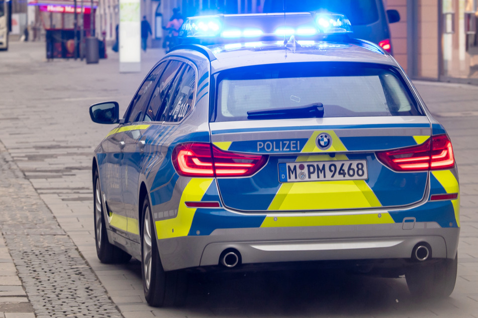 Die Münchner Polizei fahndet nach zwei Verdächtigen. (Symbolbild)