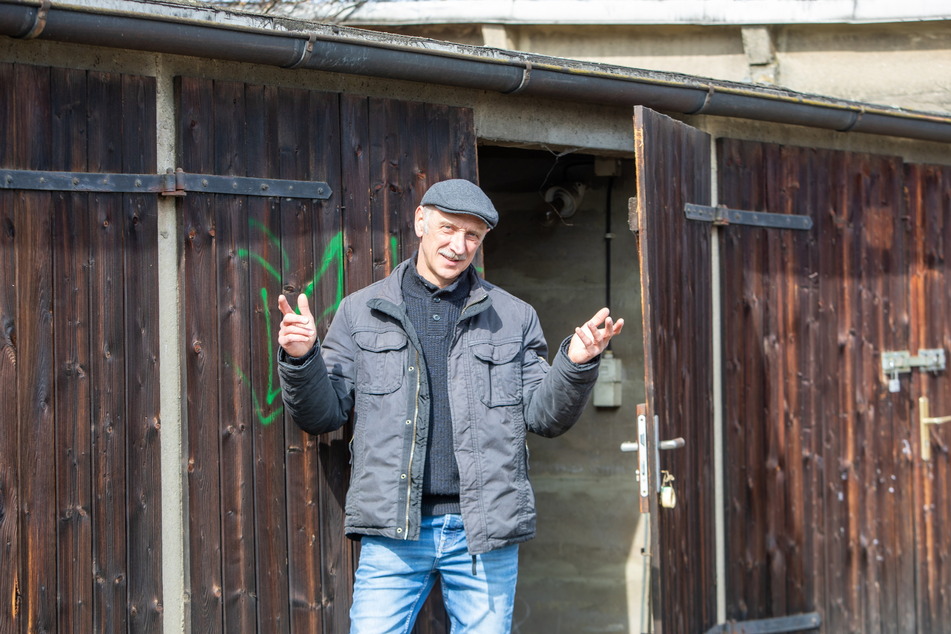 Dirk Mothes (58) ist traurig: Diebe stahlen aus seiner Garage in Plauen einen Oldtimer.
