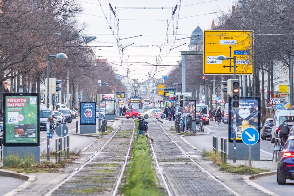 An der Kreuzung Karli Ecke Kurt-Eisner-Straße ist immer eine Menge Verkehr. Am Donnerstagmorgen kam es hier zum Unfall. (Archivbild)