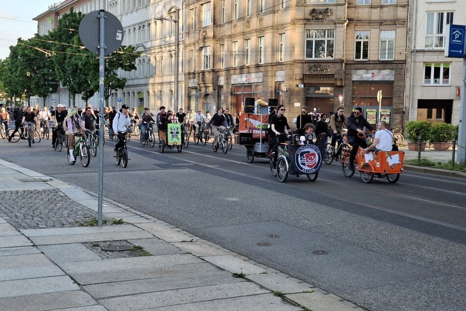 Mit dem Lastenrad ging es für einige Teilnehmer über die Ostra-Allee.