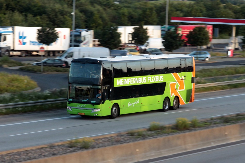 Die Sächsische Regierung erlaubt ab Samstag wieder Busreisen.